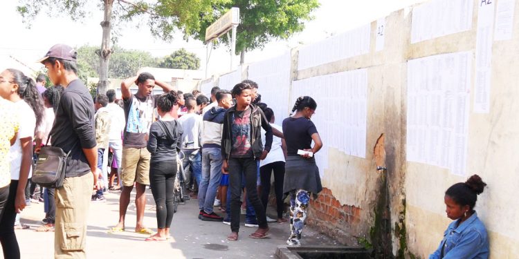 EXAMEN OFFICIEL : Résultats mitigés au baccalauréat