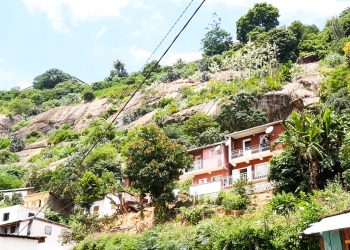 ÉBOULEMENTS – ÉVACUATION DE LA ZONE ROUGE : Des ménages commencent à s’installer au Village Voara