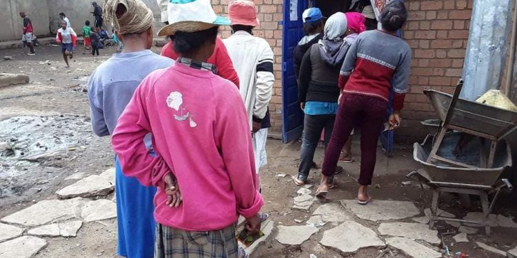 ?LUTTE CONTRE LE CORONAVIRUS : Un arrêté instaure le nettoyage des rues et des toilettes publiques pour les contrevenants au port de masque