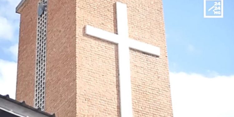 RÉOUVERTURE DES ÉGLISES CATHOLIQUES – Le Cardinal Tsarahazana laisse libre choix aux Evêques