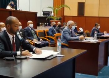 ANTENIMIERAM-PIRENENA – Tokony hiresaka kokoa momba ny Covid ny minisitry ny Fahasalamana hoy ny solombavambahoaka