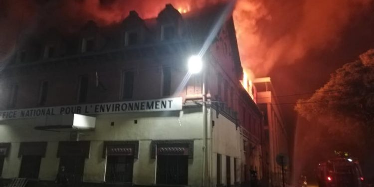 INCENDIE – Le bâtiment de l&rsquo;Office national de l&rsquo;environnement dévoré par les flammes