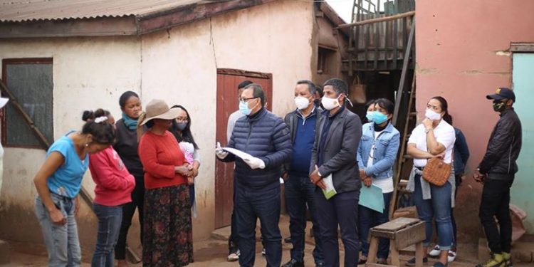 AIDES SOCIALES – Des ministres dans les fokontany pour « recenser » les bénéficiaires des Vatsy Tsinjo