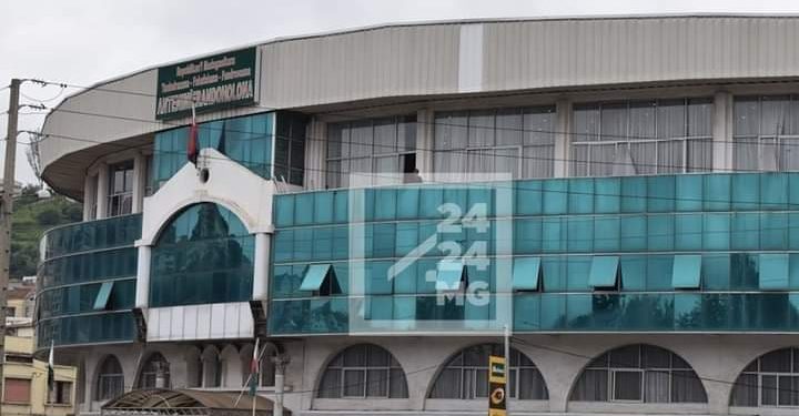 LEGISLATIF – Le Parlement convoqué en session extraordinaire pour adopter le projet de loi de ratification des ordonnances sur le Sénat et sur les élections