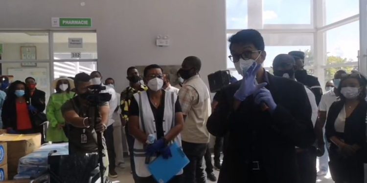 TOLIARA – Des équipements médicaux et des indemnités pour l&rsquo;hôpital de Mitsinjo Betanimena et son personnel