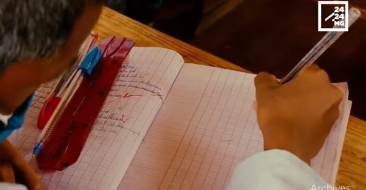 EDUCATION – Les élèves des classes intermédiaires évalués à partir des notes des deux premiers trimestres pour passer en classes supérieures