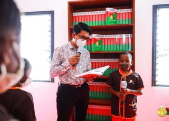 ETABLISSEMENT SCOLAIRE PUBLIC – Des kits scolaires incluant des blouses et des chaussures pour les élèves du primaire