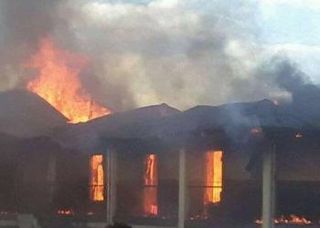 INCENDIE – Le bâtiment principal du lycée Notre dame de Lourdes Manjakandriana ravagé par le feu