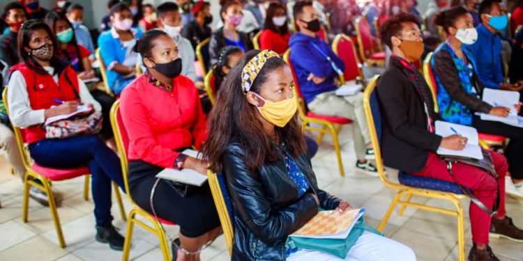 JOURNEE MONDIALE – 46 jeunes de l&rsquo;association Tsar&rsquo;Omega initiés au secourisme par les sapeurs-pompiers d&rsquo;Antananarivo