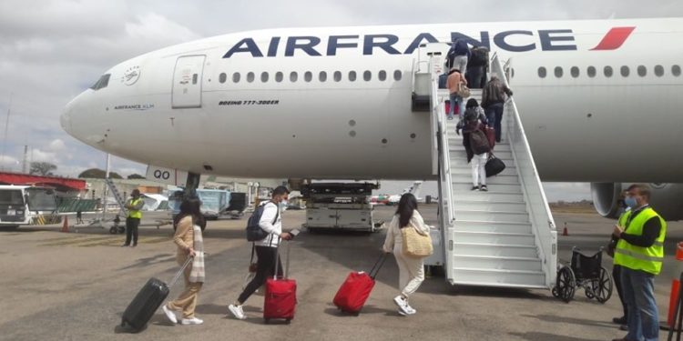 CIRCULATION – Les vols de rapatriement vers la France restent autorisés, indique le ministre des Transports et du tourisme