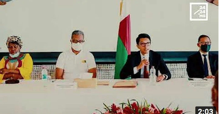 TRANSPORT AERIEN – Le premier vol commercial et les 113 premiers touristes arrivés à Madagascar depuis plus de six mois accueillis en fête