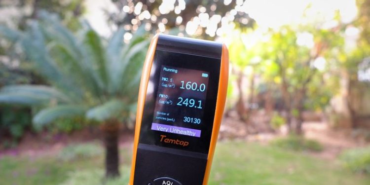 ENVIRONNEMENT – La pollution générée par les fumées des feux de brousse étouffe Antananarivo