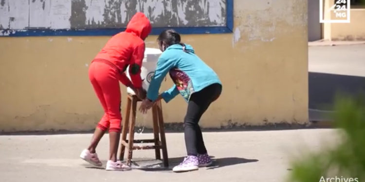 HYGIENE – Se laver les mains avec du savon demeure un luxe presque