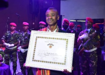 MUSIQUE – Le grade de Commandeur de l&rsquo;ordre national pour Jaojoby à l&rsquo;occasion de ses 50 ans de scène