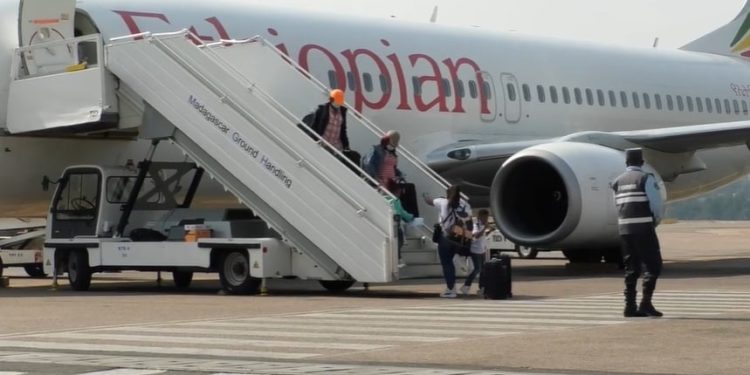 RETOUR AU PAYS – 52 travailleuses malgaches rapatriées du Liban