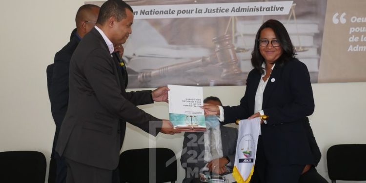 JUSTICE – Antonia Rakotoarivelo première femme élue à la présidence de l&rsquo;Association nationale pour la justice administrative