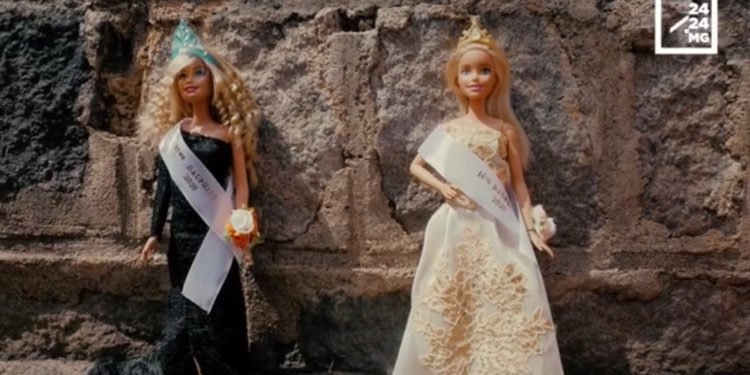 MINIATURES – Quand des mamans passionnées de poupées et jouets Barbies se rencontrent