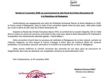PATRIMOINE – La France s&rsquo;engage à initier dans les meilleurs délais la procédure de transfert de propriété du couronnement du dais royal à Madagascar