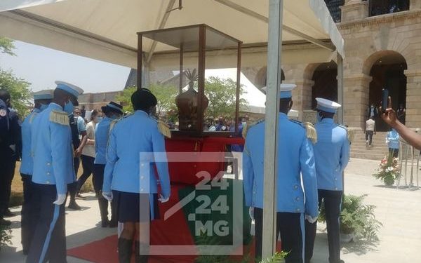 PATRIMOINE – La ministre de la Communication et de la culture fait part de l&rsquo;existence de toute une liste de biens culturels à réclamer aux étrangers