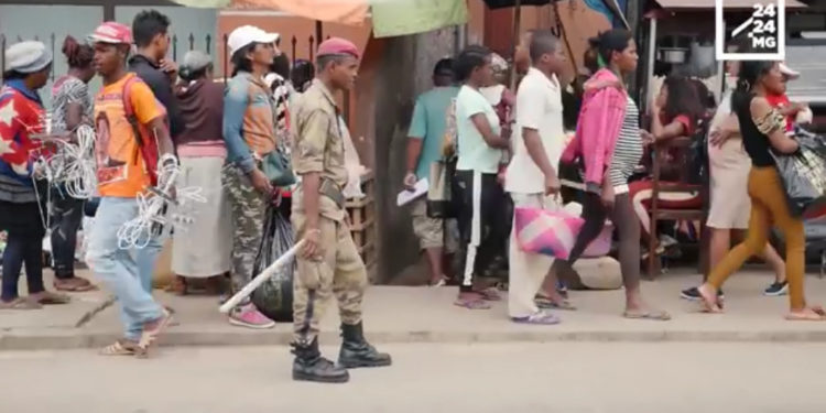 DANS LE RETRO DE 2424 – Rétablissement de l&rsquo;ordre et assainissement dans les rues de la capitale