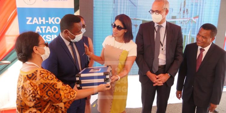 SANTE – De nouveaux équipements pour le service de neurochirurgie du Centre hospitalier universitaire Joseph Ravoahangy Andrianavalona