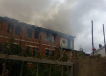 CATASTROPHE – Appel à la solidarité en faveur du lycée catholique Sainte Thérèse Antanifotsy incendié le jour de l’an