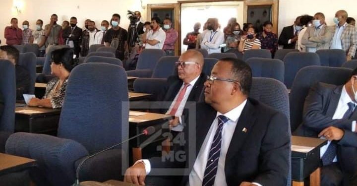 PARLEMENT – Nicolas Rabemananjara et Herilaza Imbiki élus vice-présidents du Sénat, Eddie Fernand élu questeur