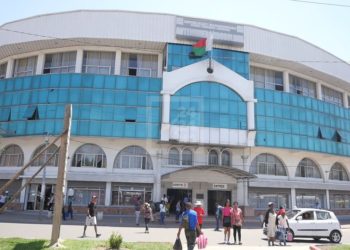 PARLEMENT – Trois magistrats et un ancien ministre parmi les six sénateurs désignés par le président de la République