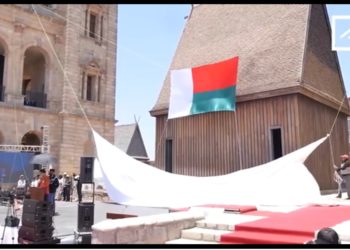 DANS LE RETRO DE 2424 – Les travaux de réhabilitation des Palais de Manjakamiadana et de Besakana achevés et inaugurés après 20 ans de reconstruction