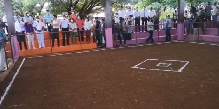 COMBAT DE COQS – Andry Rajoelina inaugure le gallodrome réhabilité de Morafeno à Antsiranana