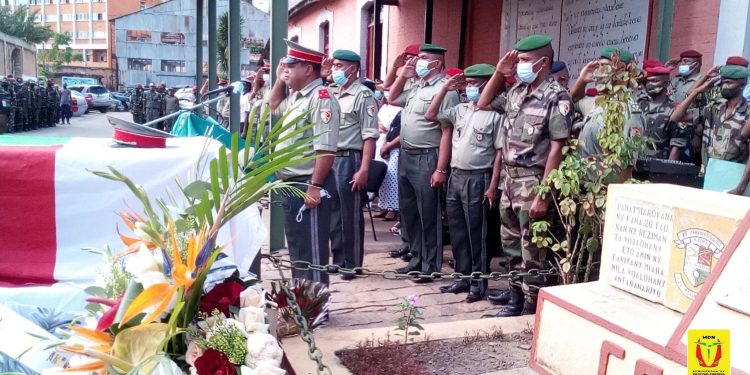 DECES – La grande famille de l&rsquo;Armée fait ses adieux au chef de corps du Régiment d&rsquo;artilleries lourdes et à un officier du Bataillon de sécurité de la Primature