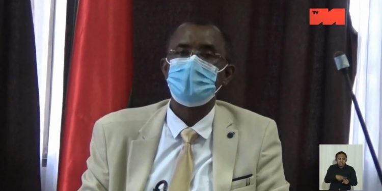 EPIDEMIE – Madagascar se dit « prudent » face aux effets secondaires des vaccins anti-Covid et préfère continuer à promouvoir le Covid organics en attendant les résultats des études sur les vaccins