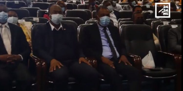 PARLEMENT – Quand les présidents de l’Assemblée nationale et du Sénat donnent des leçons d’opposition