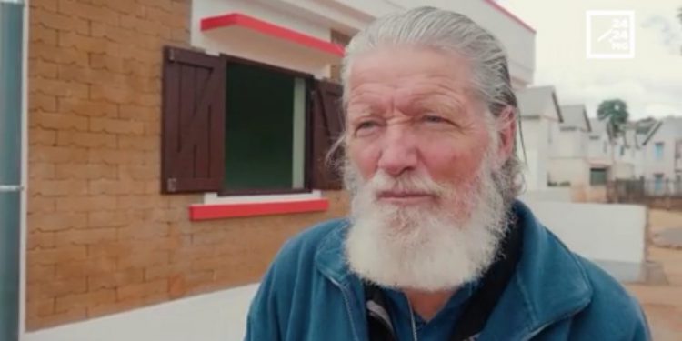 PERE PEDRO – « Ma vie d’être humain et de prêtre c’est d’unir les gens »