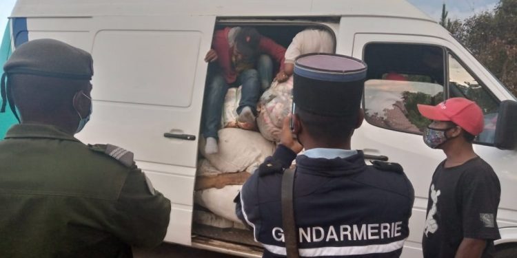 CIRCULATION – Un fourgon mis en fourrière pour avoir illicitement transporté cinq passagers en provenance d’Antananarivo