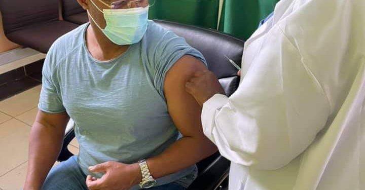 EPIDEMIE – Le député Thierry Siteny Randrianasoloniako annonce avoir reçu une dose du vaccin russe Spoutnik V