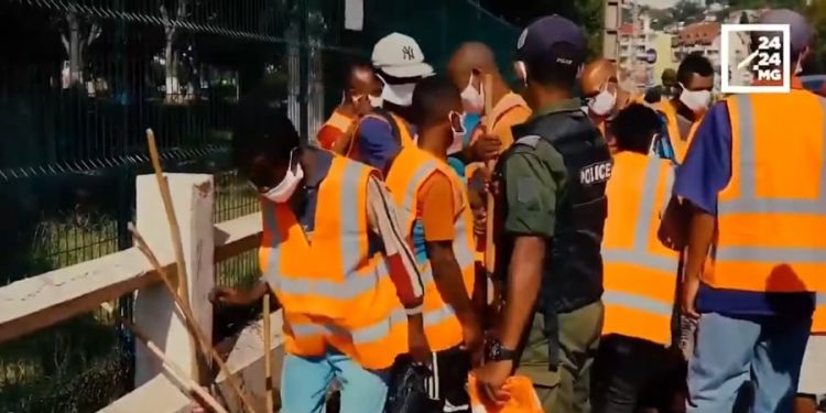 EPIDEMIE – Madagascar entre en état d’urgence sanitaire mais ne se confine pas encore, précise Andry Rajoelina qui annonce la fermeture d’Analamanga, d’Atsinanana, de Sava, de Boeny et de Nosy Be