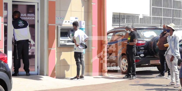 URGENCE SANITAIRE – Les agences des banques à Antananarivo fermées, les guichets automatiques approvisionnés pour tout le week-end, selon l’Association professionnelle des Banques