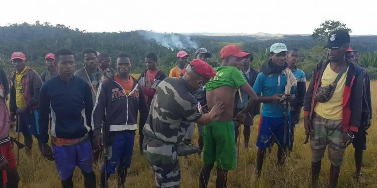 INSECURITE – Des médecins militaires dépêchés à Midongy Atsimo pour surveiller l’état de santé des populations des villages victimes des attaques du 22 Mai