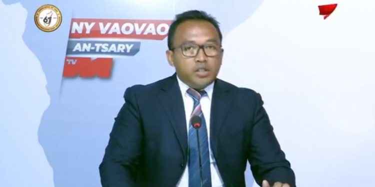 Fanamarihana ny fankalazana ny faha-61 taona niverenan&rsquo;ny Fahaleovan-tena sy ny nahaterahan&rsquo;ny Foloalindahy.