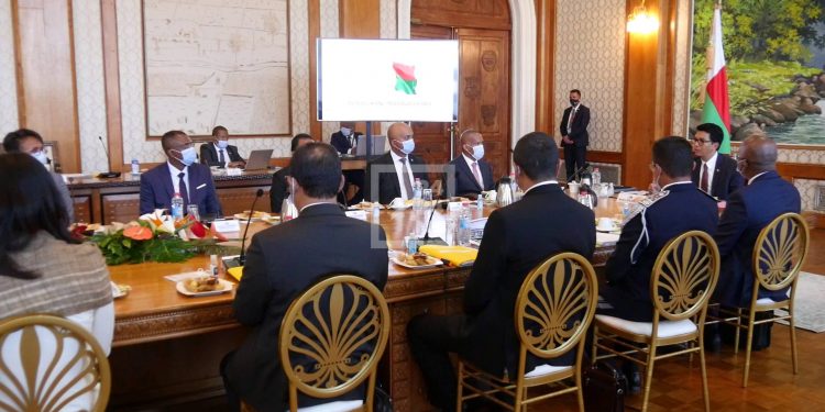 AFFAIRES NATIONALES – Le Président de la République réunit quelques membres du gouvernement