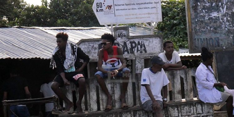 ÉCHAUFFOURÉES – Deux autres individus placés en détention préventive après les échauffourées à Ambodidivaina Andapa, une troisième personne recherchée