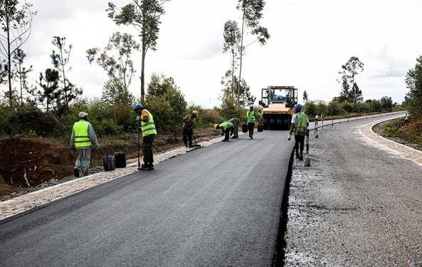INFRASTRUCTURES – Le ministère de l’Aménagement du territoire et des travaux publics prévoit la fin des travaux de terrassement de la portion Amboasary-Vohidiala de la RN44 avant la fin de l’année 2021