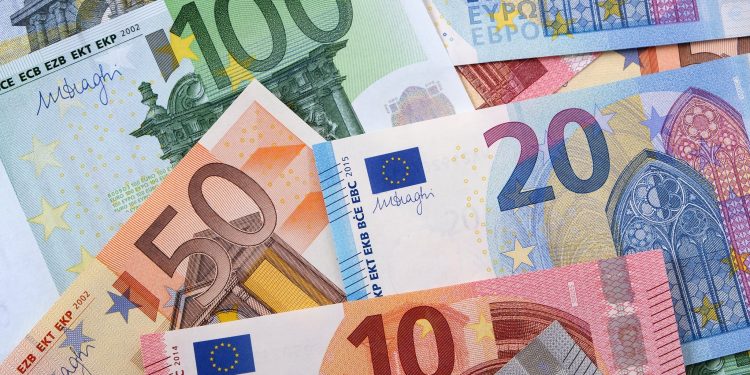 MONNAIE – Le ministère de l&rsquo;Economie et des finances instaure un plafond de 10.000 euros pour les devises en billets de banque autorisées à sortir de Madagascar
