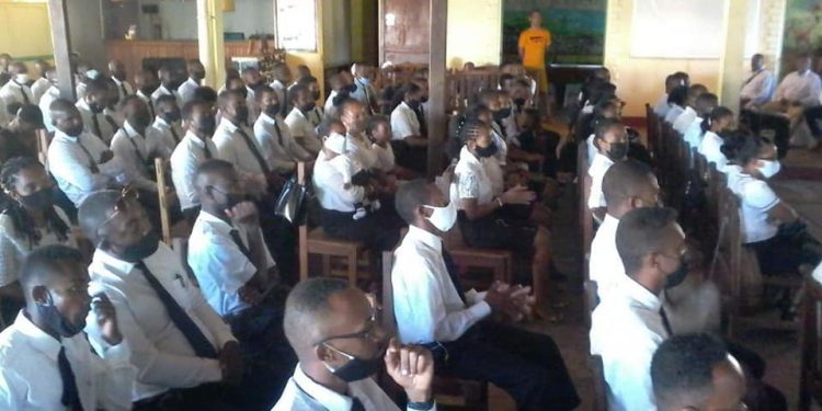 ENSEIGNEMENT – Le ministère de l&rsquo;Education nationale poursuit la campagne de distribution d&rsquo;arrêtés de nomination des sortants des Centres régionaux de l&rsquo;Institut national de formation professionnelle (CRINFP)