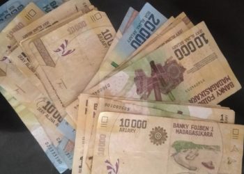 POLITIQUE MONETAIRE – La Banque centrale augmente encore ses taux de facilité permanente pour inciter les Banques à déposer leurs excédents de liquidités plutôt qu’à les faire circuler afin de contenir l’inflation