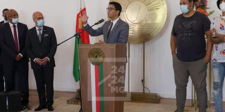 SPORTS – Rajoelina torpille la Fédération malgache de football, l’inauguration du stade Barea-Mahamasina reportée au 4 Septembre