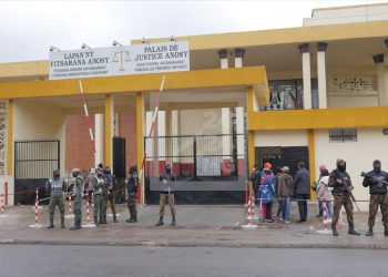 « SUSPICION D&rsquo;ATTEINTE A LA SURETE DE L&rsquo;ETAT » – Sécurité renforcée au Palais de justice à Anosy en raison de la comparution devant le parquet des individus soupçonnés d&rsquo;implication dans un projet d&rsquo;attentat contre le président de la République