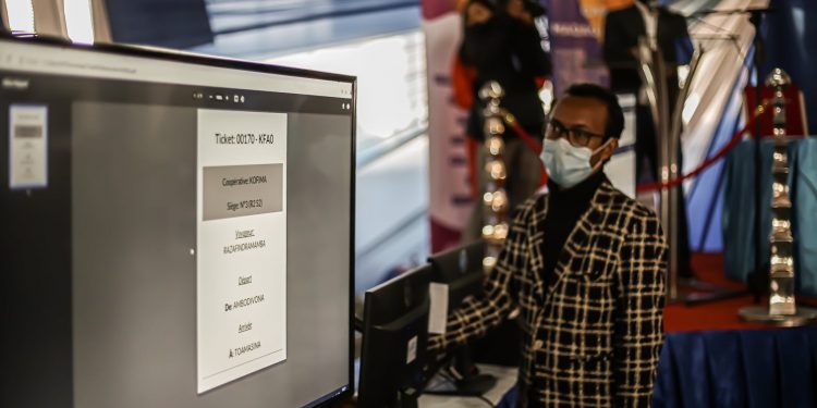 TRANSPORT TERRESTRE – Le « manifold » se digitalise pour faciliter la traçabilité des passagers des taxi-brousse