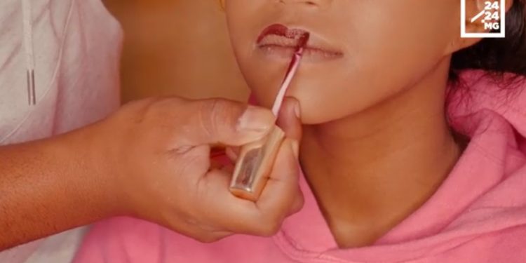 BEAUTÉ- Maquilleur est un métier